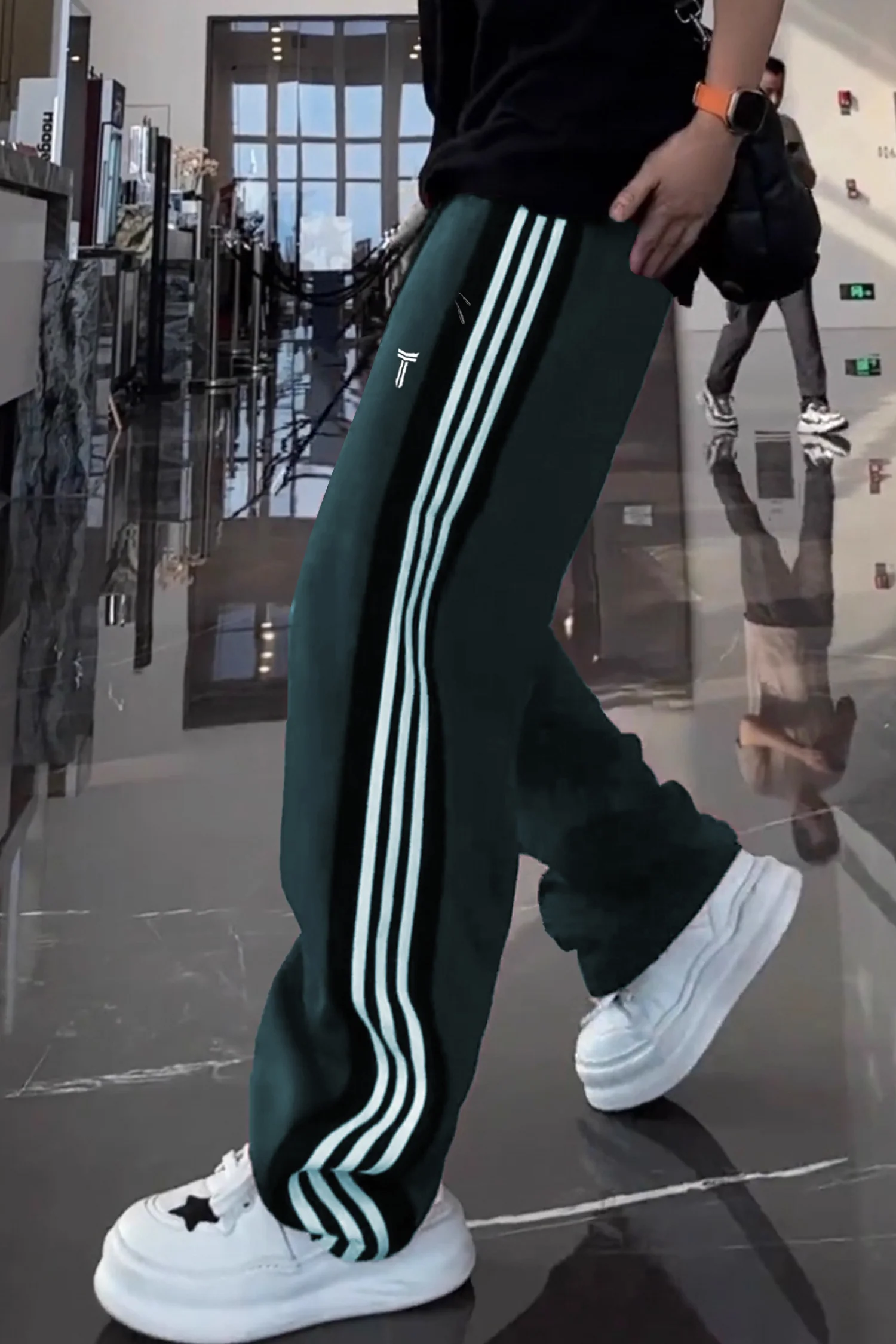 Thumbnail 1